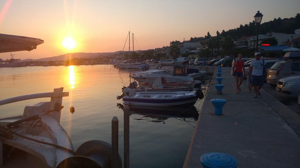 Delimaras Studios Nea Skioni Luaran gambar