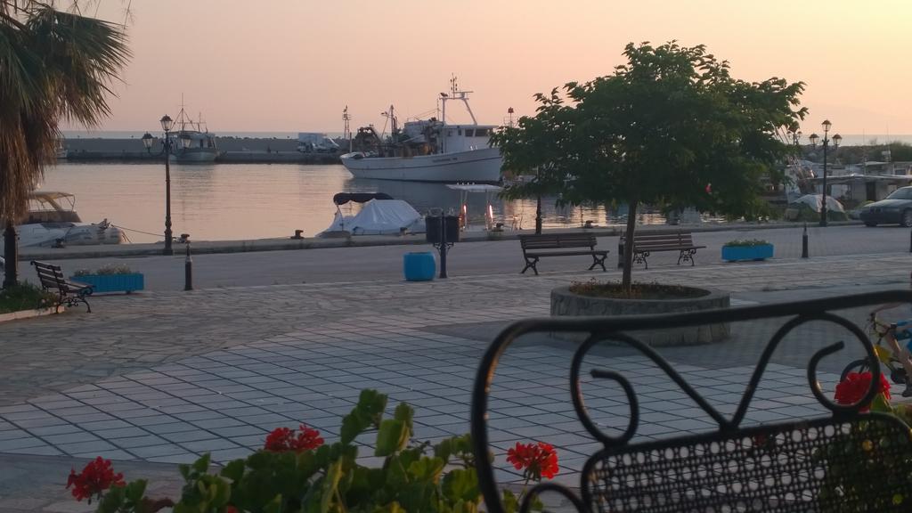 Delimaras Studios Nea Skioni Luaran gambar