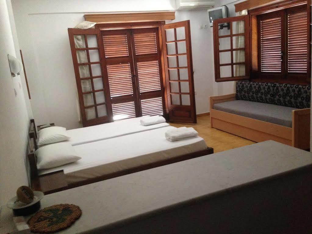 Delimaras Studios Nea Skioni Luaran gambar