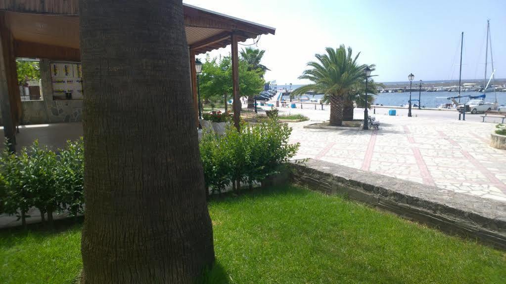 Delimaras Studios Nea Skioni Luaran gambar